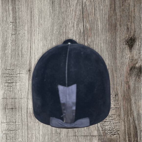 International riding helmet size 7 3/8 - Picture 3 of 4